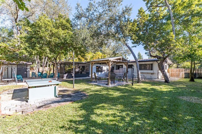 Building Photo - 7720 SW 59th Ct