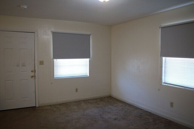 Building Photo - 207 Highview Ave