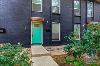 Building Photo - 3820 Southway Dr