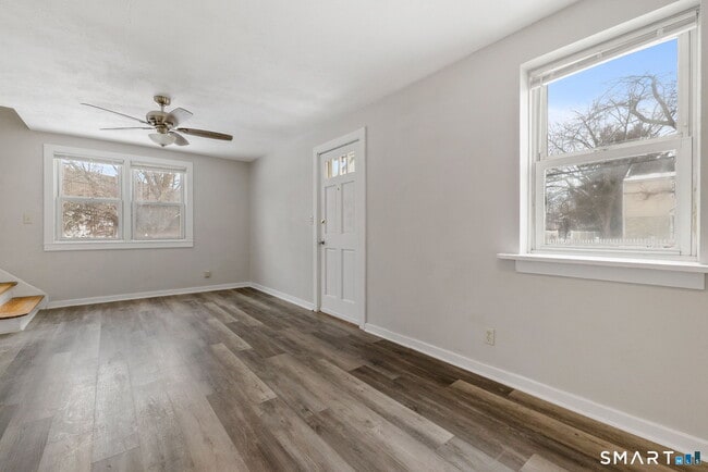 Building Photo - 3 New Hampshire Dr