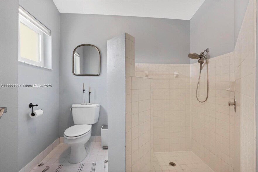 Building Photo - 301 NW 78th Ave