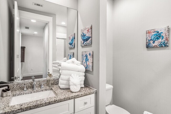 Building Photo - 4923 E County Hwy 30A