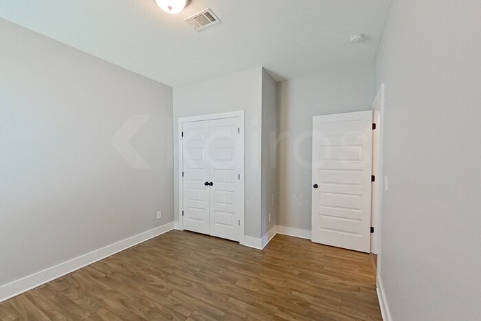 Building Photo - 8008 Shadesbrook Dr