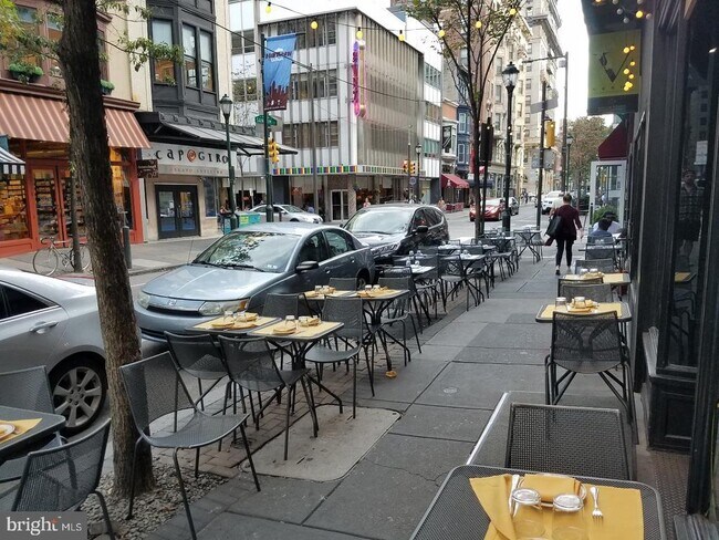 Building Photo - 104 S 13th St