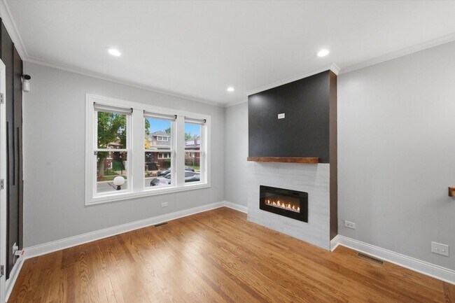 Building Photo - 8326 S Luella Ave