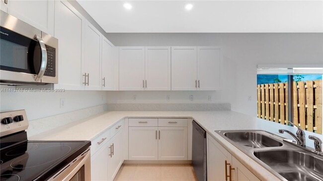 Building Photo - 11884 SW 245 Ter