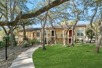 Building Photo - 8702 Village Dr