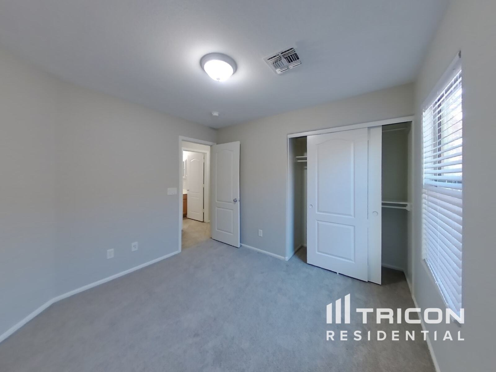 Building Photo - 2116 S 160th Ln