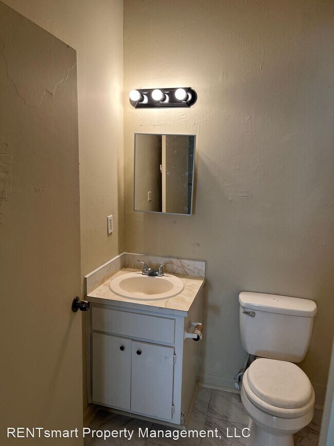 Building Photo - 2 br, 1 bath House - 2605 Jones Avenue Unit B