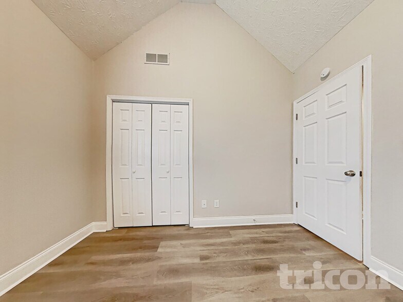 Building Photo - 110 Brooks Cir