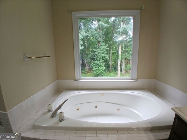 Building Photo - 4761 Habersham Way SE