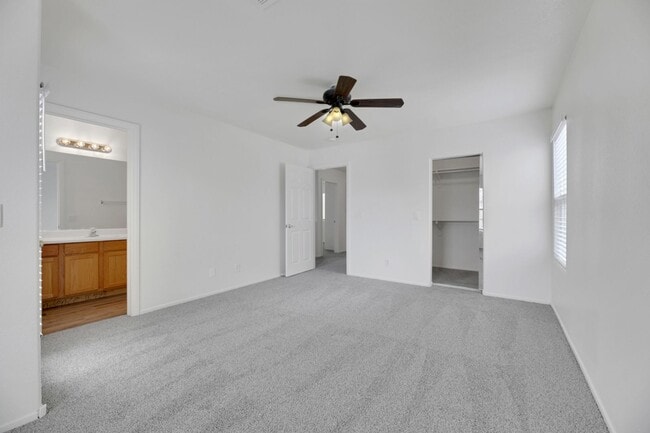 Building Photo - Rehabbed 3 Bedroom Rhodes Ranch Beauty!