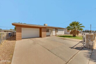 Building Photo - 4945 Sierra Madre Dr