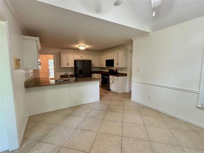 Building Photo - 4160 Creekwood Dr