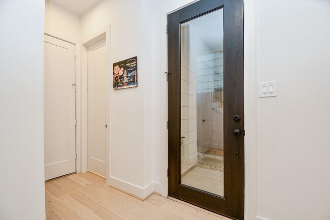 Building Photo - 4403 Greeley St