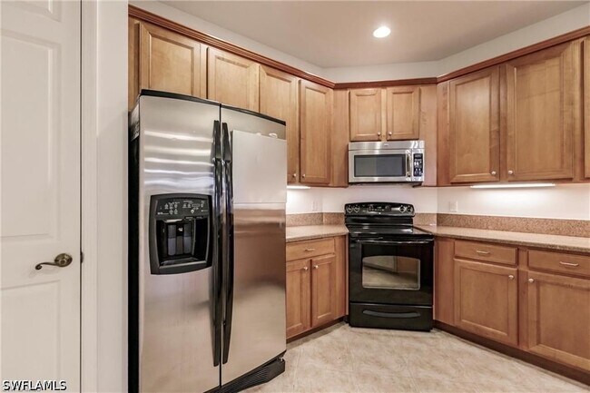 Building Photo - 1375 Artesia Dr E
