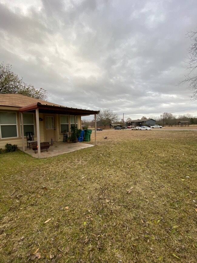 Building Photo - 2703 Sunny Ln