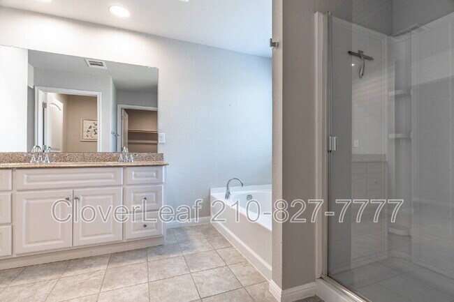 Building Photo - 10414 Legacy Hl