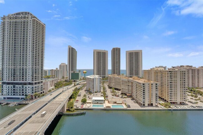 Building Photo - 2600 E Hallandale Beach Blvd