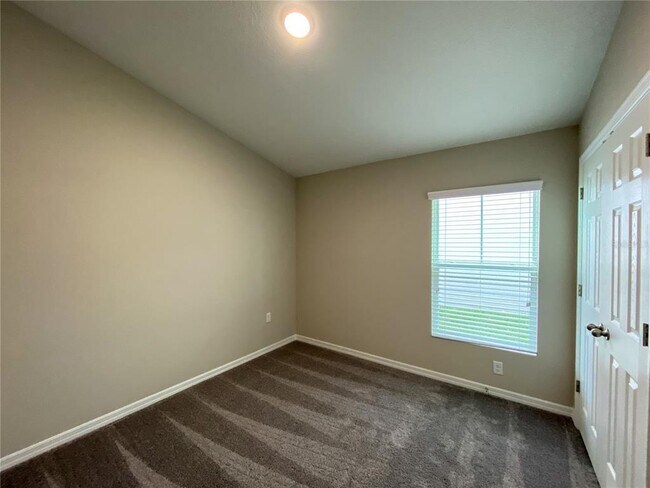 Building Photo - 12921 Twin Bridges Dr