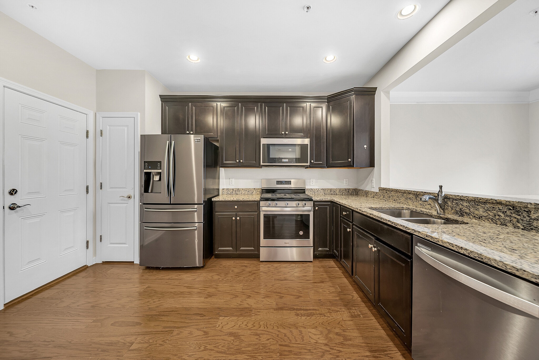 Building Photo - 5 Chestnut Crk