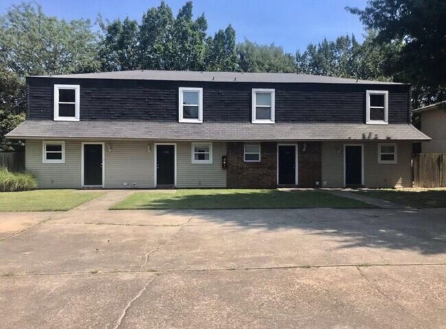 Primary Photo - 688 N Betty Jo Dr