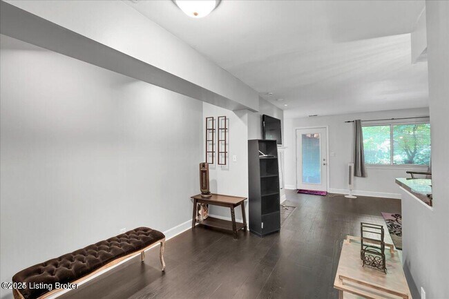 Building Photo - 44 Lake Ave