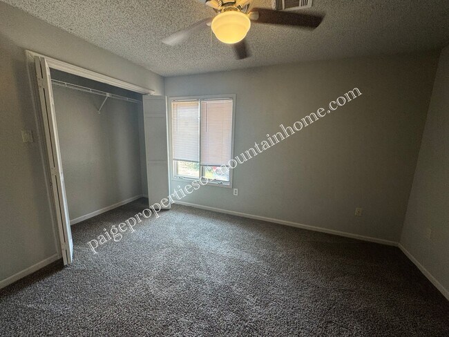 Building Photo - 605 Cooper Estates Dr