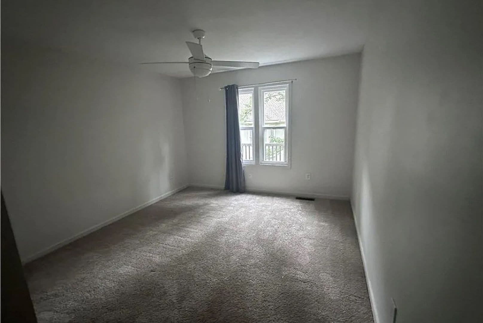 Building Photo - 5197 Woodmont Dr