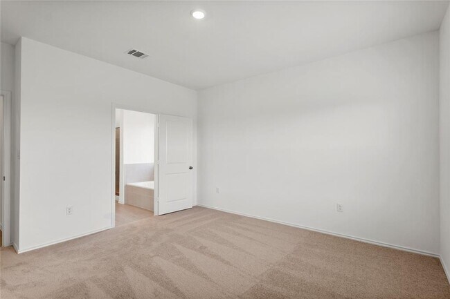 Building Photo - 114 Miglia St