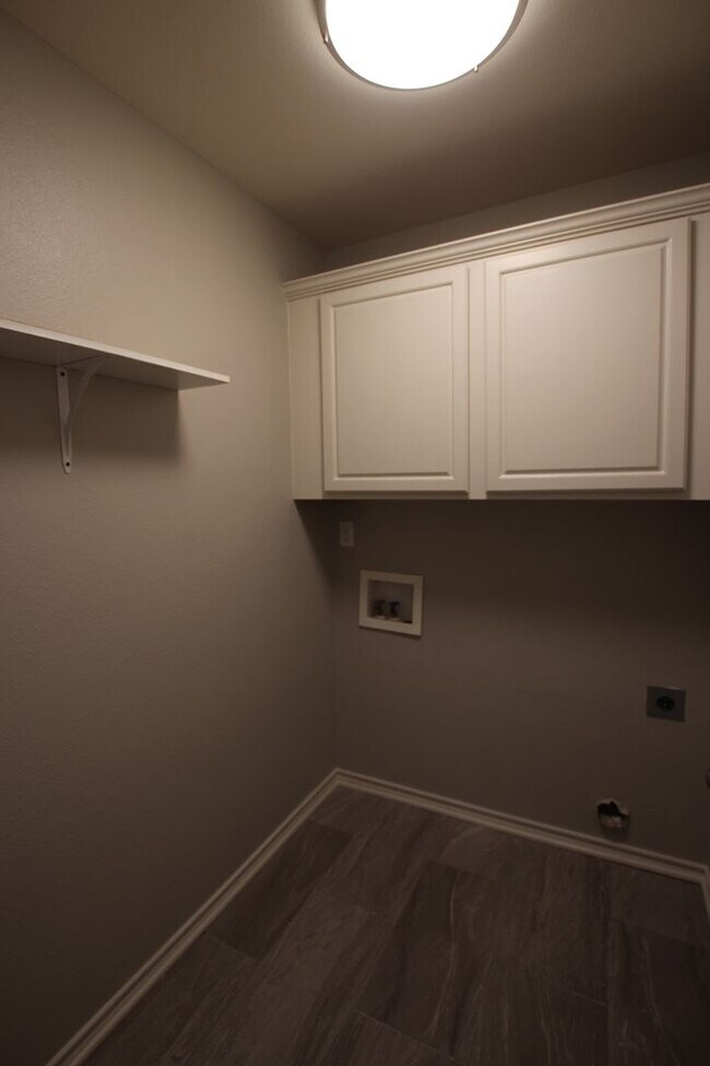 Building Photo - Stunning 3 bed 2 bath in Whitehouse ISD!