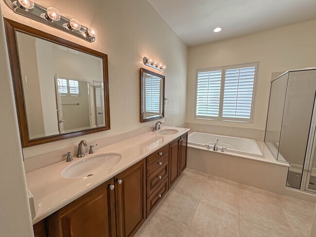 Building Photo - COMING SOON! 55+ Belcaro Community 2 Bedroom Single Story in Valencia!