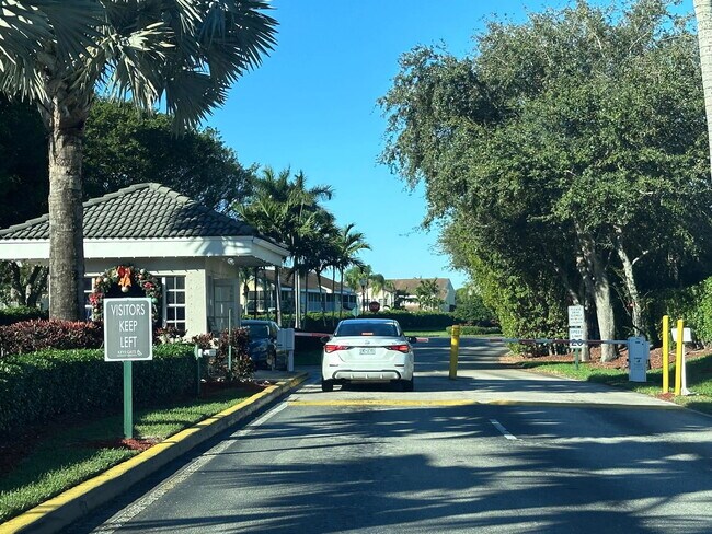 Building Photo - 2246 SE 27th Dr