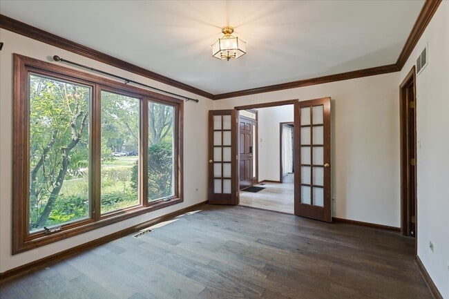Building Photo - 1055 Knollwood Ln