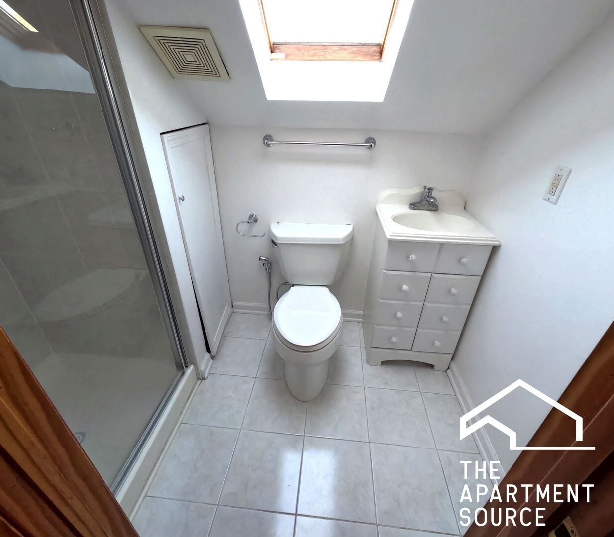 Building Photo - 3117 N Mango Ave