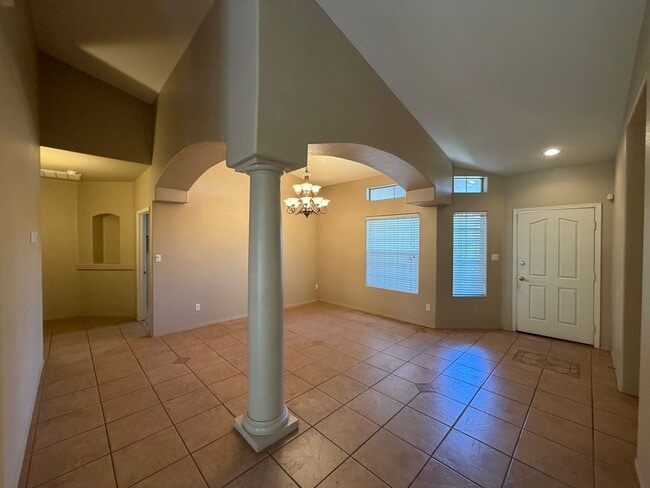 Building Photo - 3 BEDROOM HOME IN FALLS RANCH!