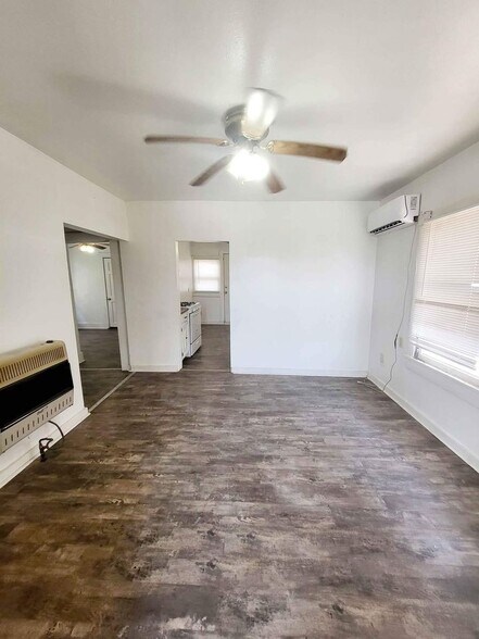 Building Photo - 1001 S Main St