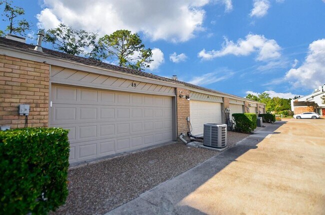 Building Photo - 12625 Memorial Dr
