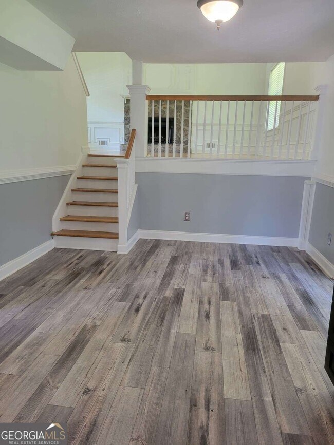 Building Photo - 487 Arbour Run