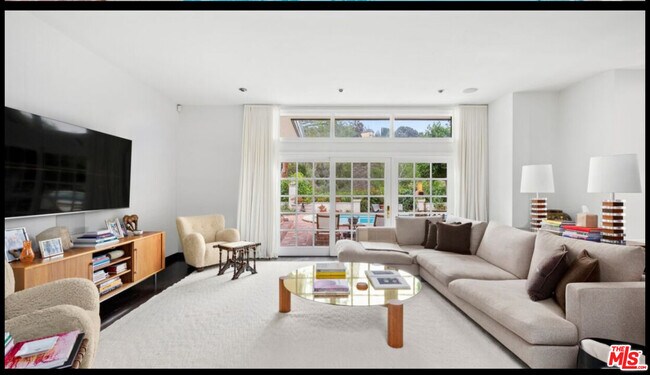 Building Photo - 10216 Cielo Dr
