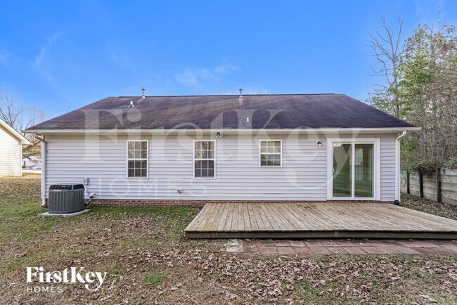 Building Photo - 940 Londonderry Dr