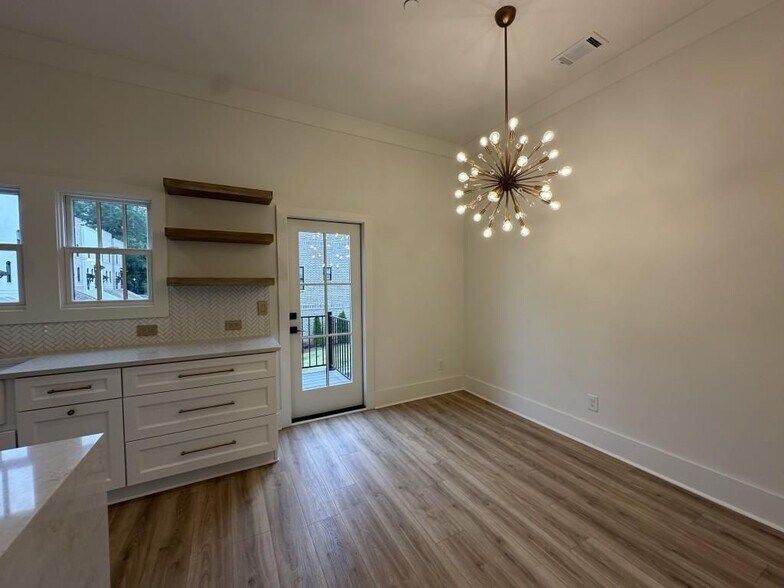 Building Photo - 4802 Moonview Ln