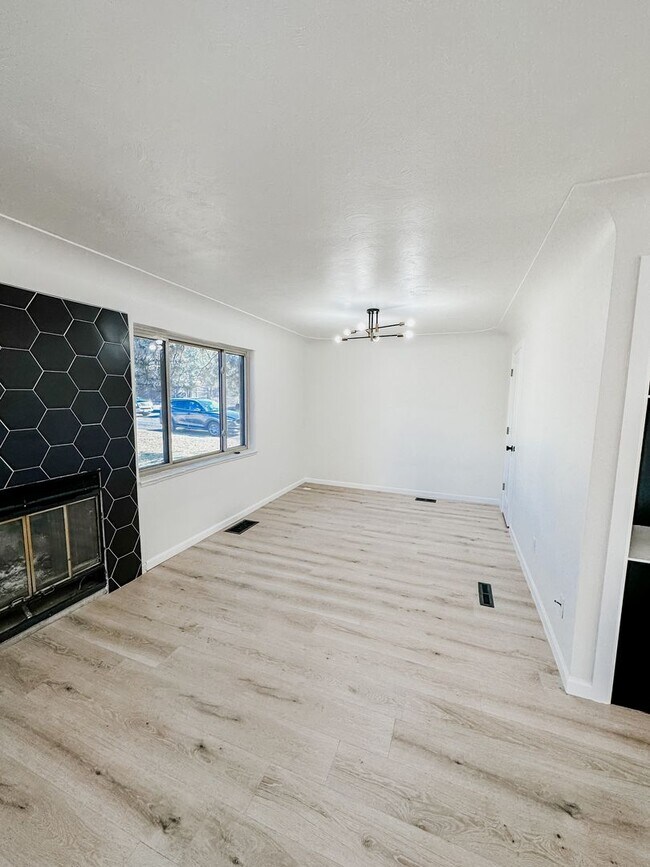 Building Photo - 5210 W 28th Ave