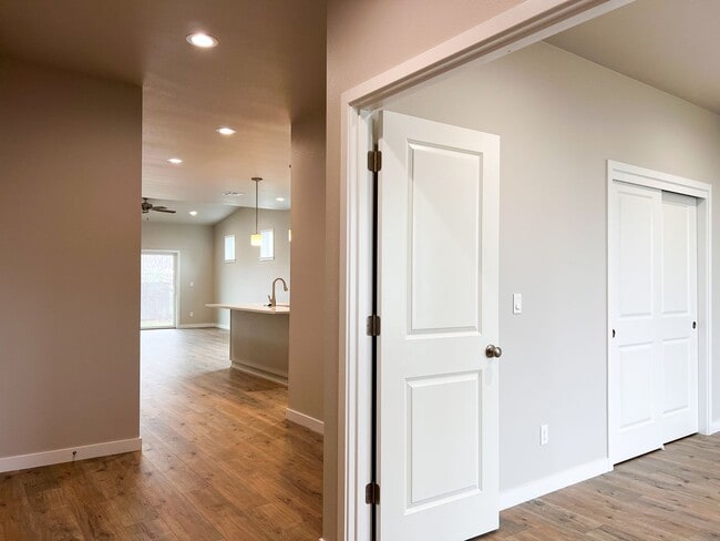 Building Photo - NEW CONSTRUCTION 4BD/2BA HOME IN JEFFERSON