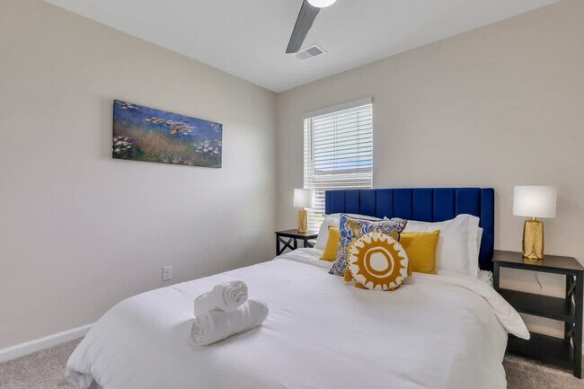 Building Photo - 321 Dogwood Cir