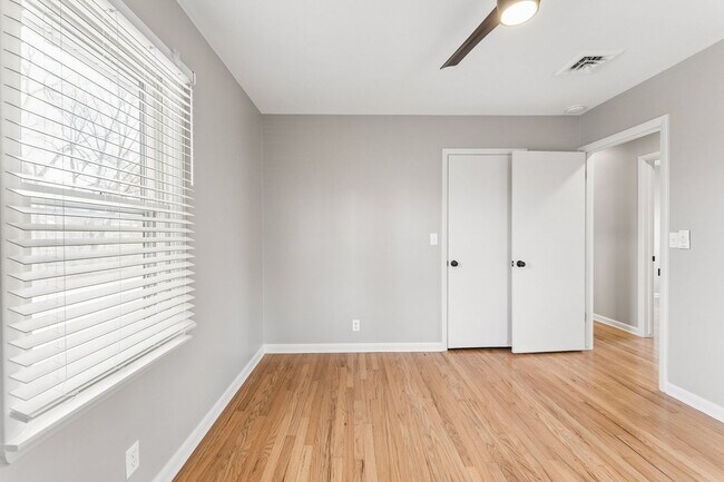 Building Photo - Newly renovated 3-bedroom, 2-bath home