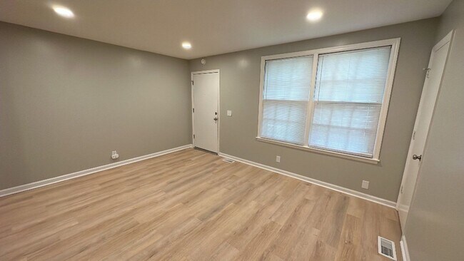 Building Photo - Beautiful, 4 Bedroom, 3 Bath House in Nash...
