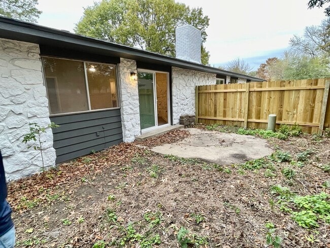 Building Photo - COMPLETE REMODEL - 3 BED 2 BATH 2 CAR - LO...