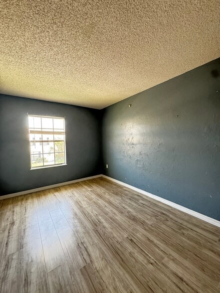 Building Photo - 1413 Manor Dr NE