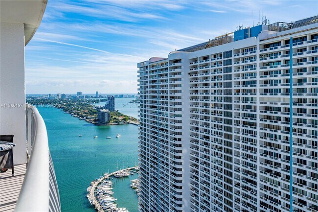 Building Photo - 1750 N Bayshore Dr